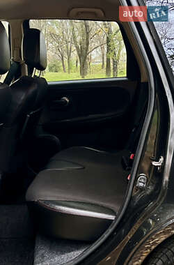 Хэтчбек Nissan Note 2006 в 