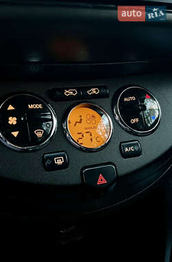 Хэтчбек Nissan Note 2006 в 