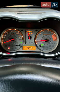Хэтчбек Nissan Note 2006 в 