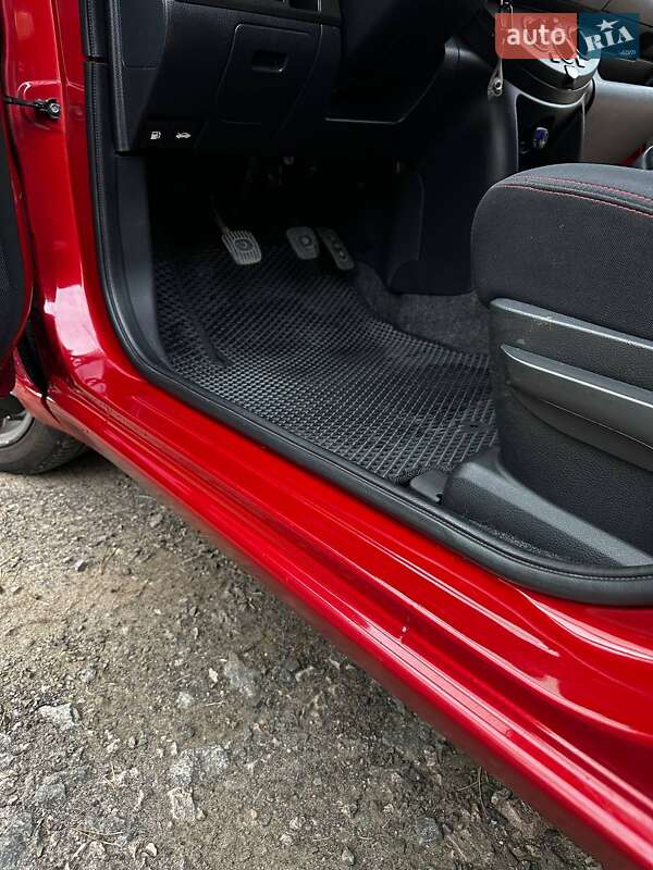 Хэтчбек Nissan Note 2008 в Киеве