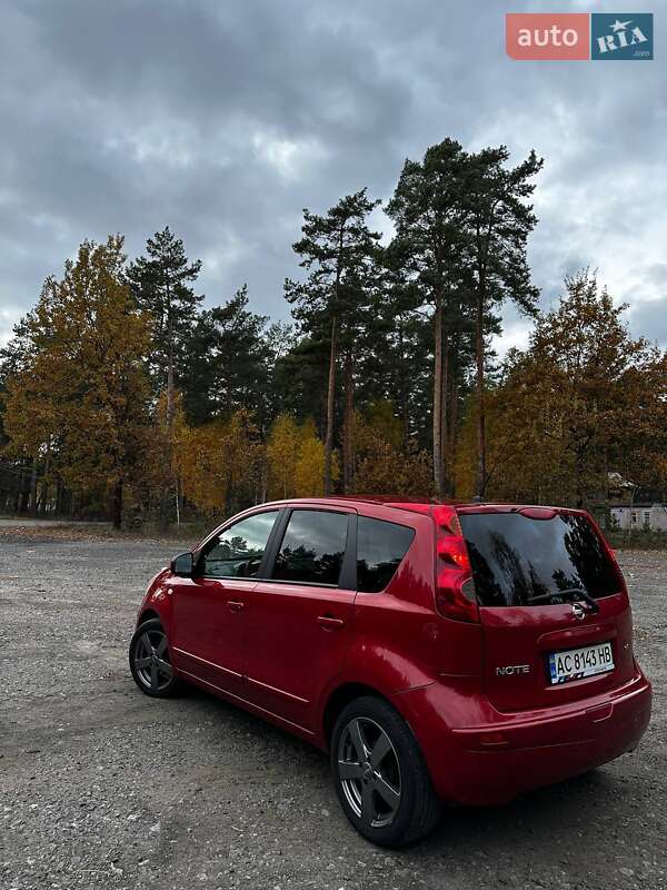 Хэтчбек Nissan Note 2008 в Киеве