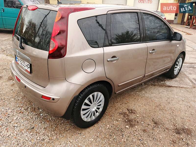 Nissan Note 2011