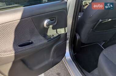 Хэтчбек Nissan Note 2008 в 