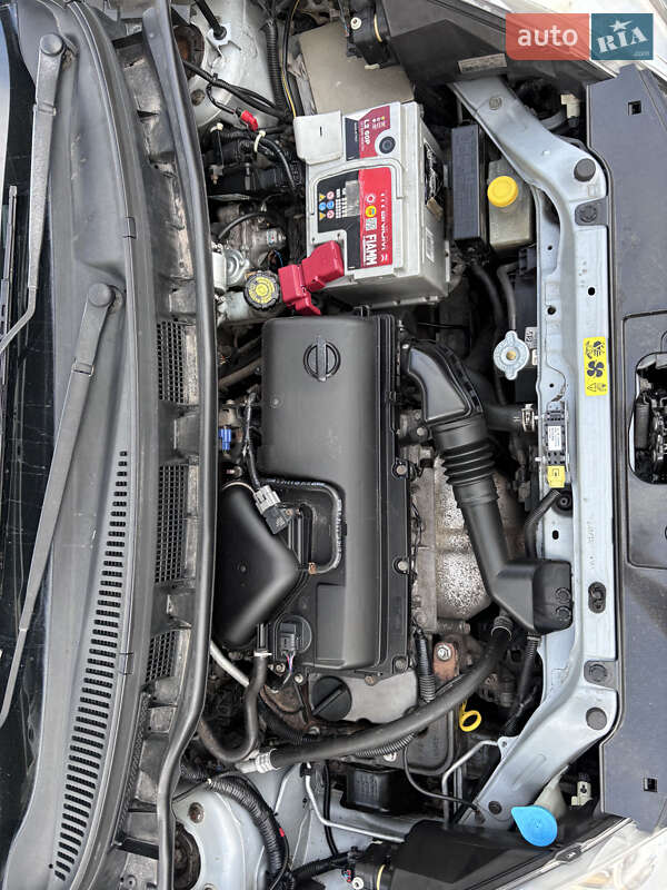 Хэтчбек Nissan Note 2011 в Чернигове