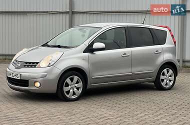 Хэтчбек Nissan Note 2007 в 