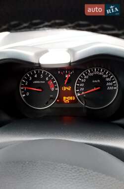 Хэтчбек Nissan Note 2013 в 