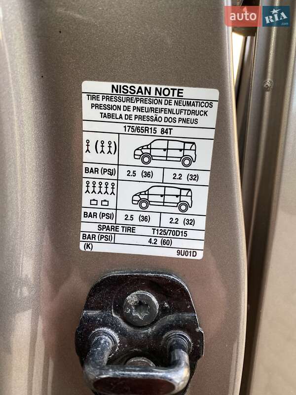 Хэтчбек Nissan Note 2011 в Андрушевке