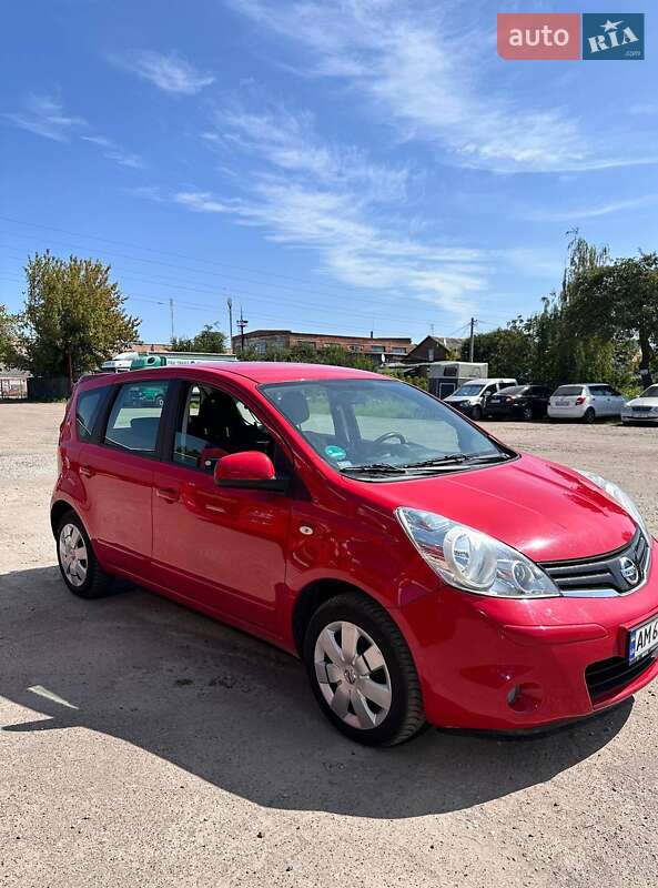 Хэтчбек Nissan Note 2009 в Житомире