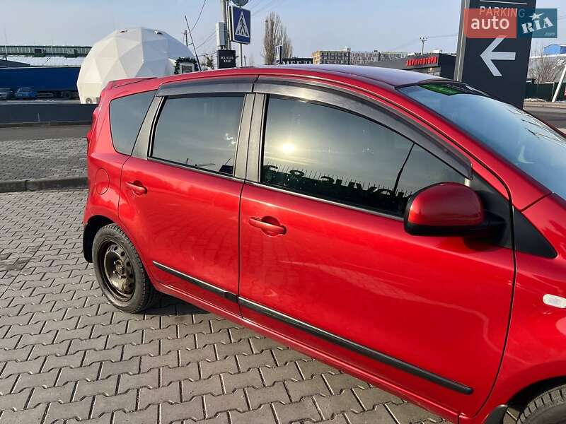 Хэтчбек Nissan Note 2008 в Киеве