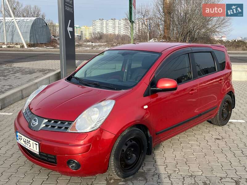 Хэтчбек Nissan Note 2008 в Киеве