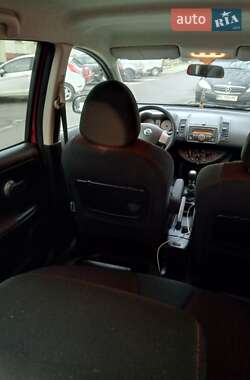 Хэтчбек Nissan Note 2008 в 