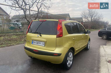 Хэтчбек Nissan Note 2006 в 