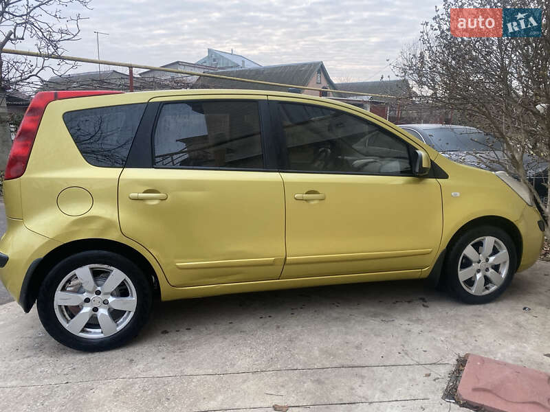 Хэтчбек Nissan Note 2006 в Одессе