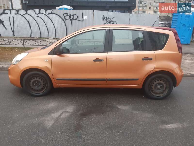 Хетчбек Nissan Note 2010 в Києві