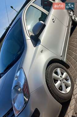 Хэтчбек Nissan Note 2006 в 