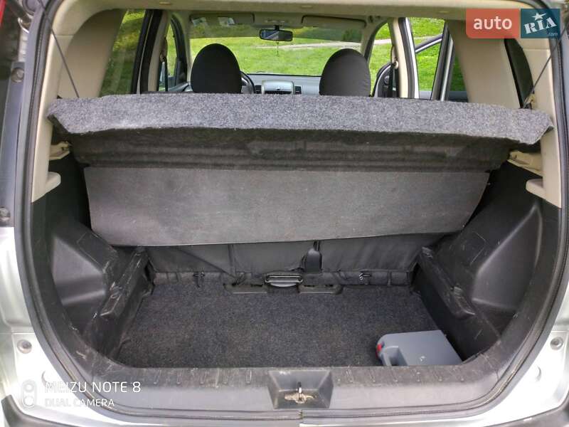 Хэтчбек Nissan Note 2007 в Городке