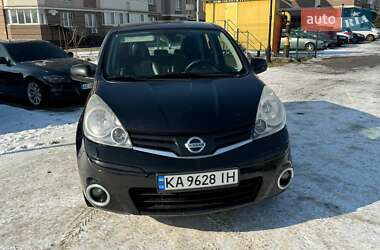 Хэтчбек Nissan Note 2012 в 