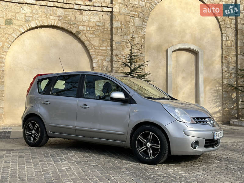 Хэтчбек Nissan Note 2008 в Одессе