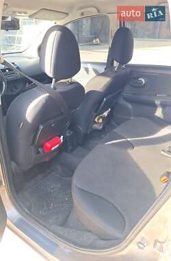 Хэтчбек Nissan Note 2007 в 