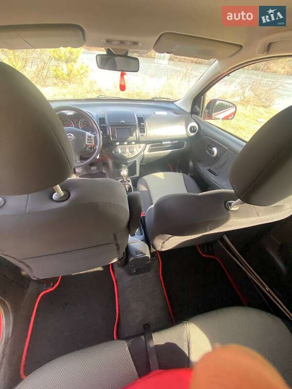 Хэтчбек Nissan Note 2011 в Ровно