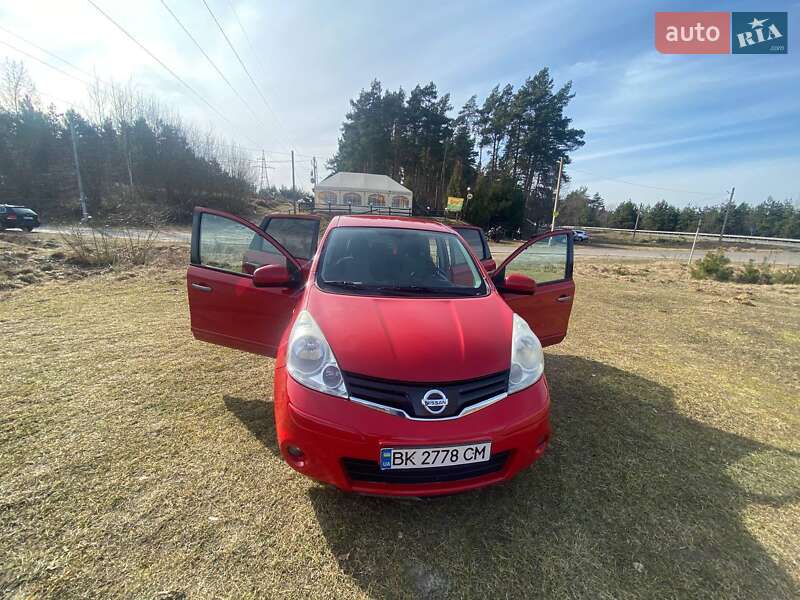 Хэтчбек Nissan Note 2011 в Ровно