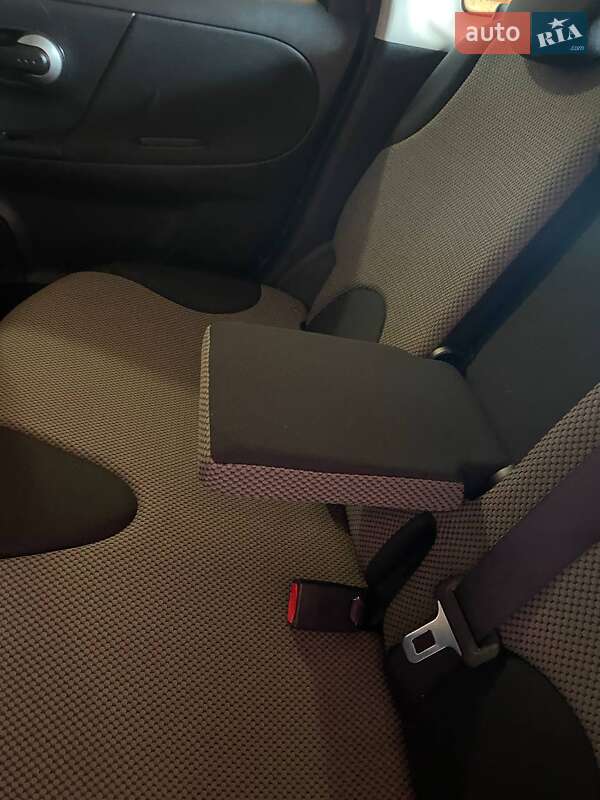 Хэтчбек Nissan Note 2011 в Ровно