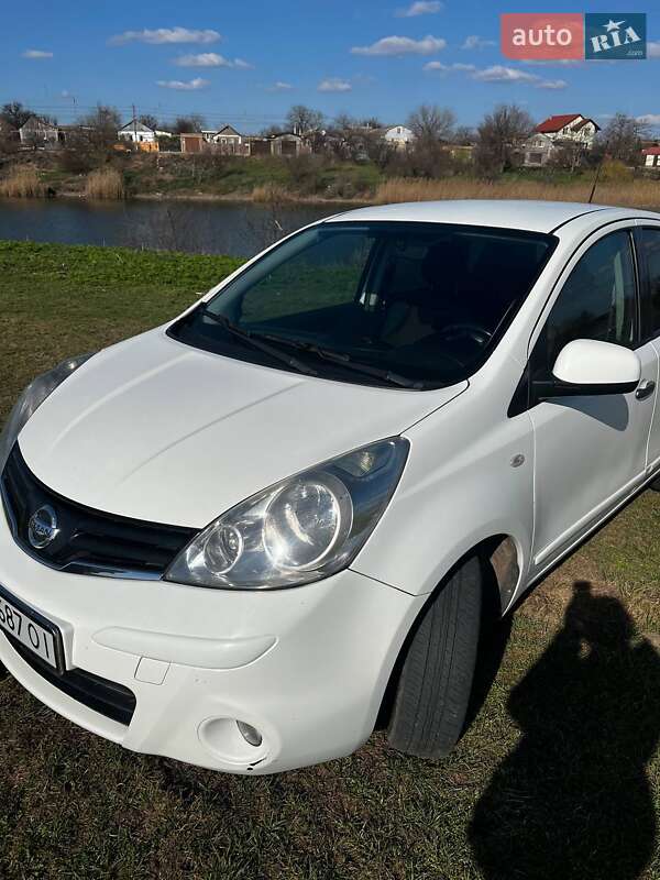 Хэтчбек Nissan Note 2011 в Одессе