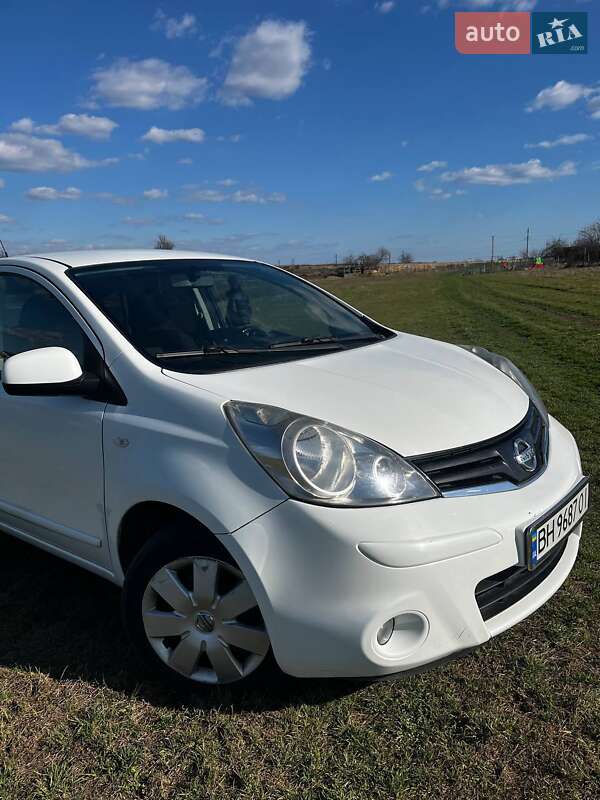 Хэтчбек Nissan Note 2011 в Одессе
