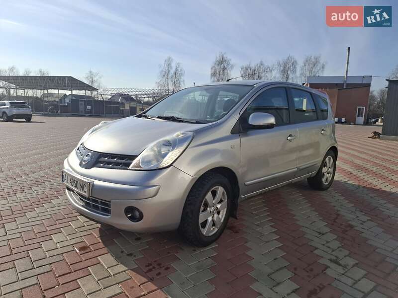 Хэтчбек Nissan Note 2007 в 