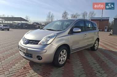 Хэтчбек Nissan Note 2007 в 