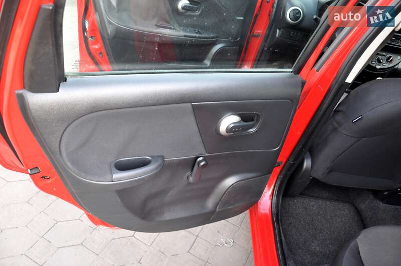 Хэтчбек Nissan Note 2009 в Львове