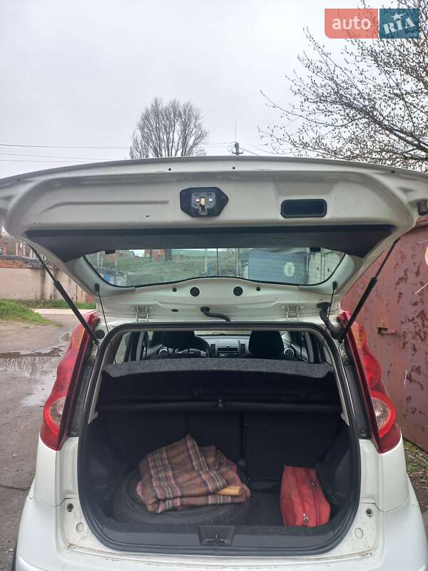 Хетчбек Nissan Note 2011 в Запоріжжі фото 17 Хетчбек Nissan Note 2011 в Запоріжжі
