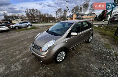 Хэтчбек Nissan Note 2008 в 