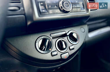 Хэтчбек Nissan Note 2008 в 