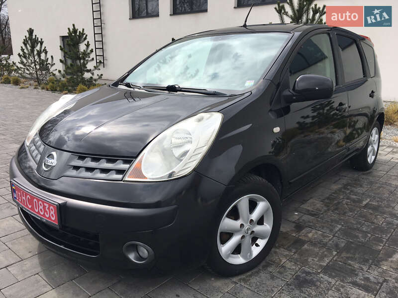 Хэтчбек Nissan Note 2007 в 