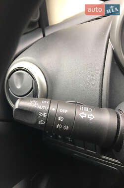 Хэтчбек Nissan Note 2007 в 