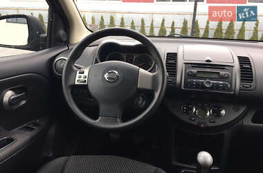 Хэтчбек Nissan Note 2007 в 