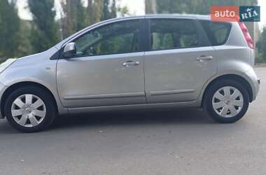 Хэтчбек Nissan Note 2006 в 