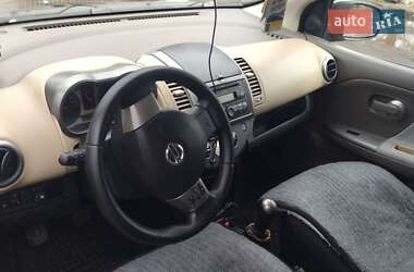 Хэтчбек Nissan Note 2006 в 