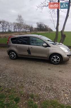 Хэтчбек Nissan Note 2006 в 