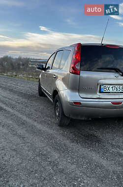 Хэтчбек Nissan Note 2007 в 