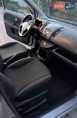 Хэтчбек Nissan Note 2006 в 
