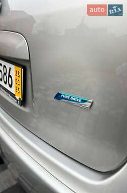 Хэтчбек Nissan Note 2009 в 