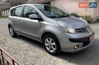 Хэтчбек Nissan Note 2007 в 