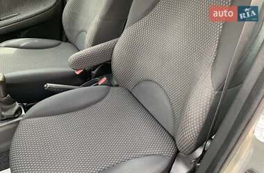 Хэтчбек Nissan Note 2007 в 