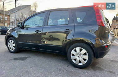 Хэтчбек Nissan Note 2006 в 