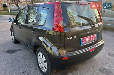 Хэтчбек Nissan Note 2006 в 