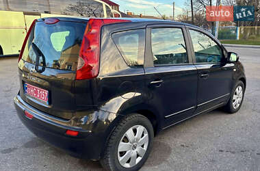 Хэтчбек Nissan Note 2006 в 