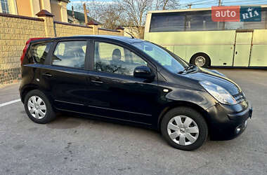 Хэтчбек Nissan Note 2006 в 