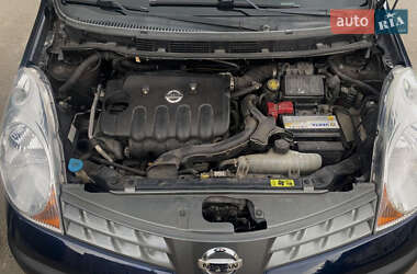 Хэтчбек Nissan Note 2006 в 